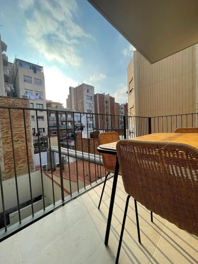 Bonito Piso Cerca Del Campo De Futbol De Barcelona Daire L'Hospitalet de Llobregat Dış mekan fotoğraf
